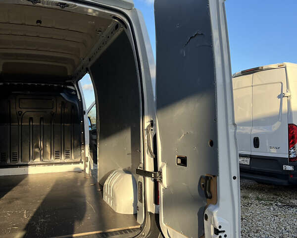 Білий Рено Мастєр, об'ємом двигуна 2.3 л та пробігом 280 тис. км за 18250 $, фото 17 на Automoto.ua