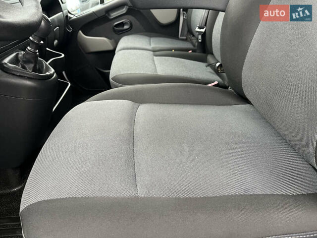 Белый Рено Мастер, объемом двигателя 2.3 л и пробегом 280 тыс. км за 15300 $, фото 27 на Automoto.ua