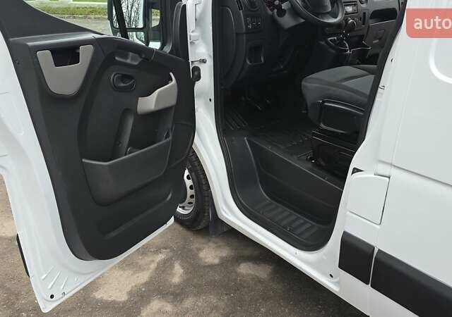 Білий Рено Мастєр, об'ємом двигуна 2.3 л та пробігом 177 тис. км за 16800 $, фото 3 на Automoto.ua