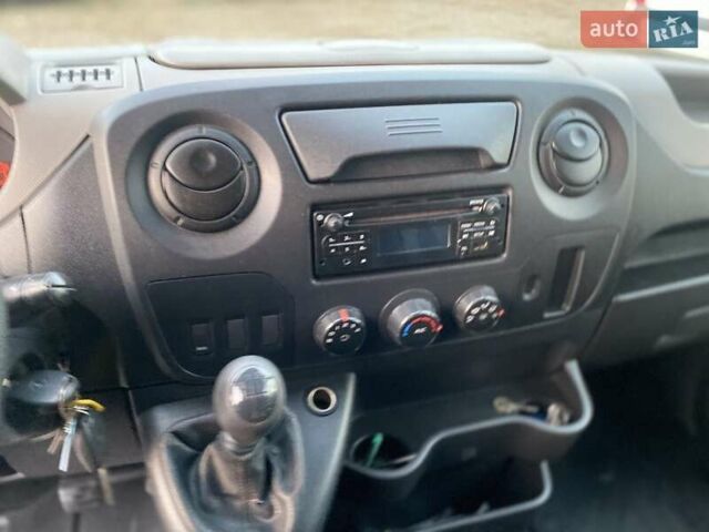 Белый Рено Мастер, объемом двигателя 2.3 л и пробегом 198 тыс. км за 18800 $, фото 43 на Automoto.ua