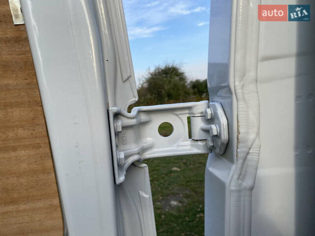 Белый Рено Мастер, объемом двигателя 2.3 л и пробегом 190 тыс. км за 15999 $, фото 14 на Automoto.ua
