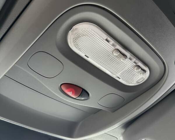 Білий Рено Мастєр, об'ємом двигуна 2.3 л та пробігом 280 тис. км за 15500 $, фото 29 на Automoto.ua