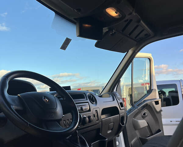 Білий Рено Мастєр, об'ємом двигуна 2.3 л та пробігом 280 тис. км за 18250 $, фото 12 на Automoto.ua