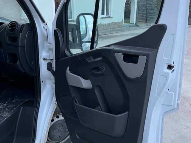 Білий Рено Мастєр, об'ємом двигуна 2.3 л та пробігом 498 тис. км за 15200 $, фото 5 на Automoto.ua