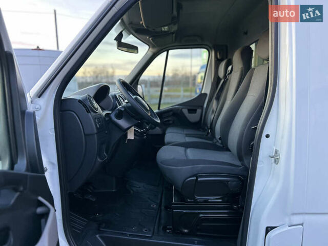 Белый Рено Мастер, объемом двигателя 2.3 л и пробегом 170 тыс. км за 17850 $, фото 36 на Automoto.ua