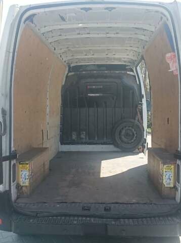 Белый Рено Мастер, объемом двигателя 2.3 л и пробегом 424 тыс. км за 16000 $, фото 10 на Automoto.ua