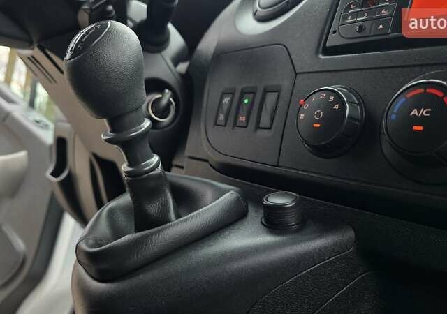 Білий Рено Мастєр, об'ємом двигуна 2.3 л та пробігом 177 тис. км за 16800 $, фото 19 на Automoto.ua