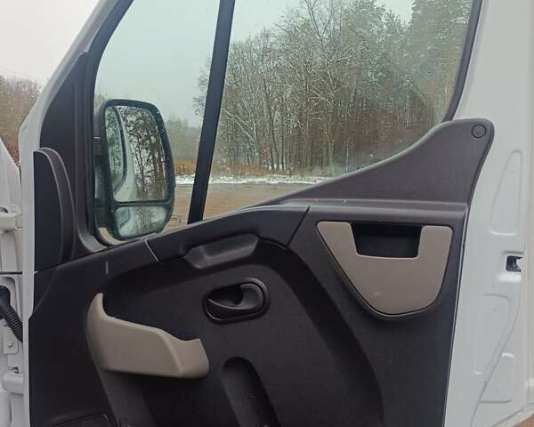 Белый Рено Мастер, объемом двигателя 2.3 л и пробегом 255 тыс. км за 19300 $, фото 8 на Automoto.ua