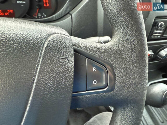 Білий Рено Мастєр, об'ємом двигуна 2.3 л та пробігом 2 тис. км за 16800 $, фото 30 на Automoto.ua