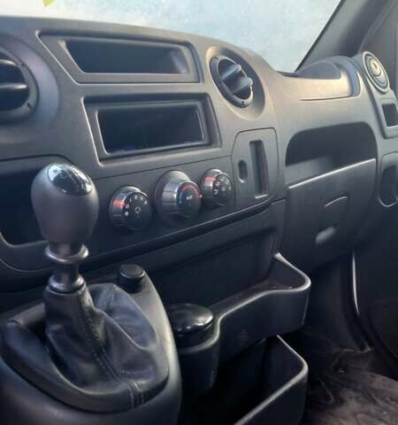 Белый Рено Мастер, объемом двигателя 2.3 л и пробегом 188 тыс. км за 16900 $, фото 5 на Automoto.ua