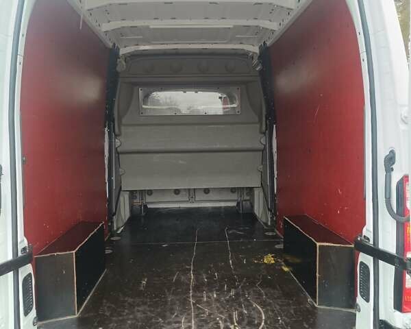 Белый Рено Мастер, объемом двигателя 2.3 л и пробегом 255 тыс. км за 19300 $, фото 18 на Automoto.ua