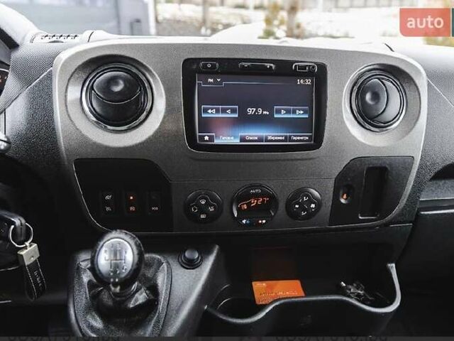 Білий Рено Мастєр, об'ємом двигуна 2.3 л та пробігом 219 тис. км за 18900 $, фото 4 на Automoto.ua