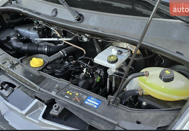 Білий Рено Мастєр, об'ємом двигуна 2.3 л та пробігом 187 тис. км за 17800 $, фото 26 на Automoto.ua