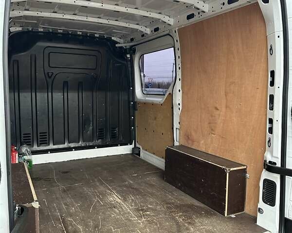 Білий Рено Мастєр, об'ємом двигуна 2.3 л та пробігом 280 тис. км за 15500 $, фото 11 на Automoto.ua