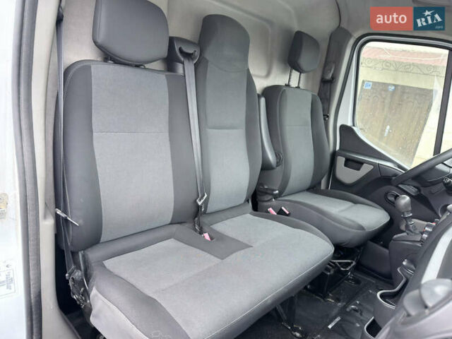 Белый Рено Мастер, объемом двигателя 2.3 л и пробегом 84 тыс. км за 13000 $, фото 13 на Automoto.ua