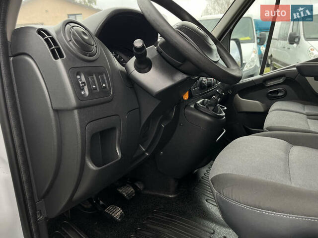 Белый Рено Мастер, объемом двигателя 2.3 л и пробегом 280 тыс. км за 15300 $, фото 26 на Automoto.ua