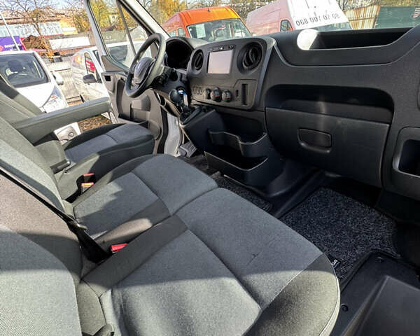 Білий Рено Мастєр, об'ємом двигуна 2.3 л та пробігом 240 тис. км за 18900 $, фото 21 на Automoto.ua