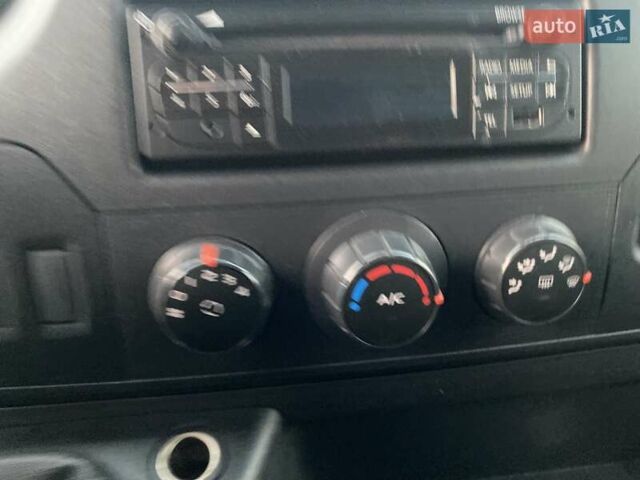 Белый Рено Мастер, объемом двигателя 2.3 л и пробегом 198 тыс. км за 18800 $, фото 45 на Automoto.ua