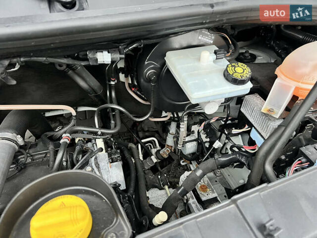 Белый Рено Мастер, объемом двигателя 2.3 л и пробегом 195 тыс. км за 17400 $, фото 37 на Automoto.ua