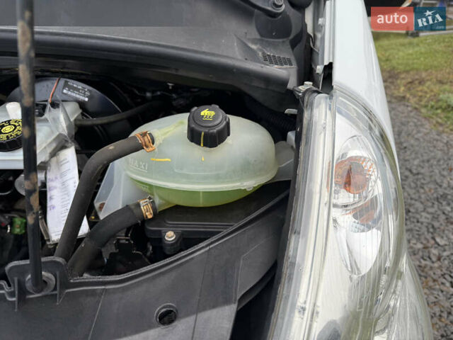 Білий Рено Мастєр, об'ємом двигуна 2.3 л та пробігом 2 тис. км за 16800 $, фото 27 на Automoto.ua