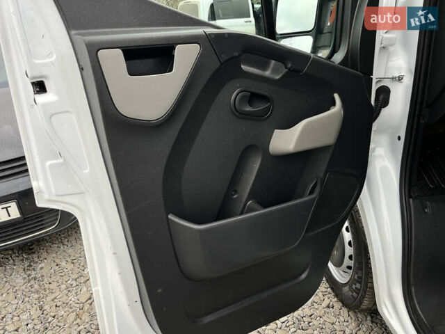 Белый Рено Мастер, объемом двигателя 2.3 л и пробегом 280 тыс. км за 15300 $, фото 25 на Automoto.ua