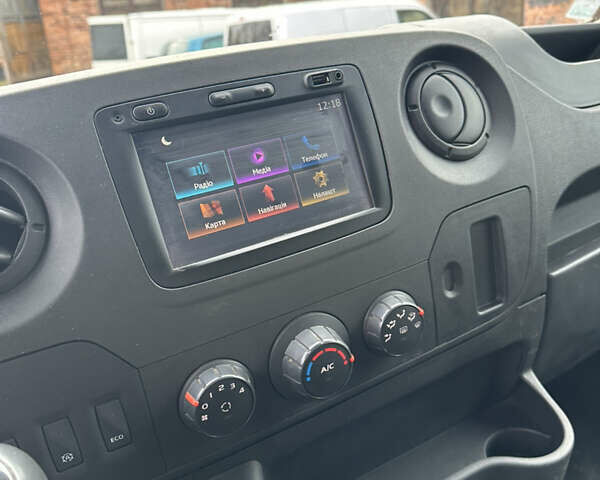 Білий Рено Мастєр, об'ємом двигуна 2.3 л та пробігом 214 тис. км за 17200 $, фото 5 на Automoto.ua