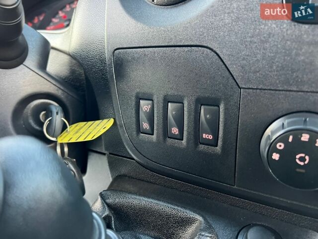 Білий Рено Мастєр, об'ємом двигуна 2.3 л та пробігом 278 тис. км за 16400 $, фото 129 на Automoto.ua