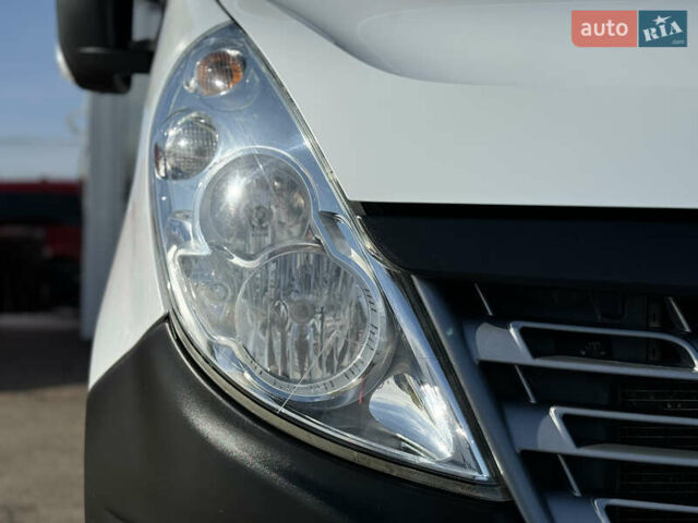 Белый Рено Мастер, объемом двигателя 2.3 л и пробегом 239 тыс. км за 22500 $, фото 21 на Automoto.ua