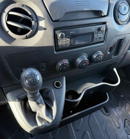 Белый Рено Мастер, объемом двигателя 2.3 л и пробегом 252 тыс. км за 16500 $, фото 33 на Automoto.ua