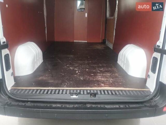 Білий Рено Мастєр, об'ємом двигуна 2.3 л та пробігом 121 тис. км за 17900 $, фото 24 на Automoto.ua