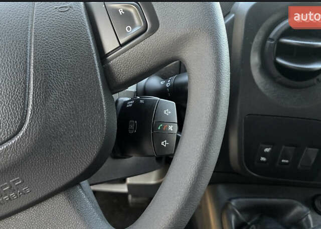 Білий Рено Мастєр, об'ємом двигуна 2.3 л та пробігом 187 тис. км за 17800 $, фото 16 на Automoto.ua