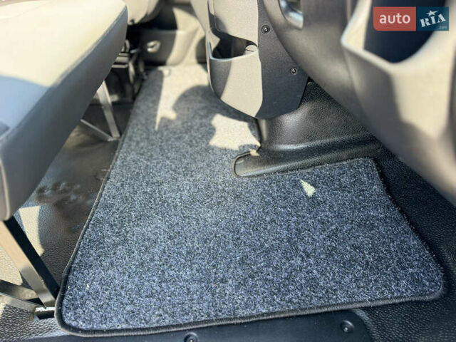 Белый Рено Мастер, объемом двигателя 2.3 л и пробегом 239 тыс. км за 22500 $, фото 74 на Automoto.ua