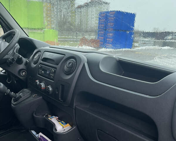 Білий Рено Мастєр, об'ємом двигуна 2.3 л та пробігом 580 тис. км за 15000 $, фото 11 на Automoto.ua