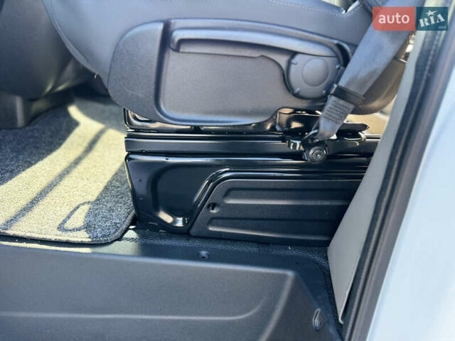 Белый Рено Мастер, объемом двигателя 2.3 л и пробегом 239 тыс. км за 22500 $, фото 80 на Automoto.ua