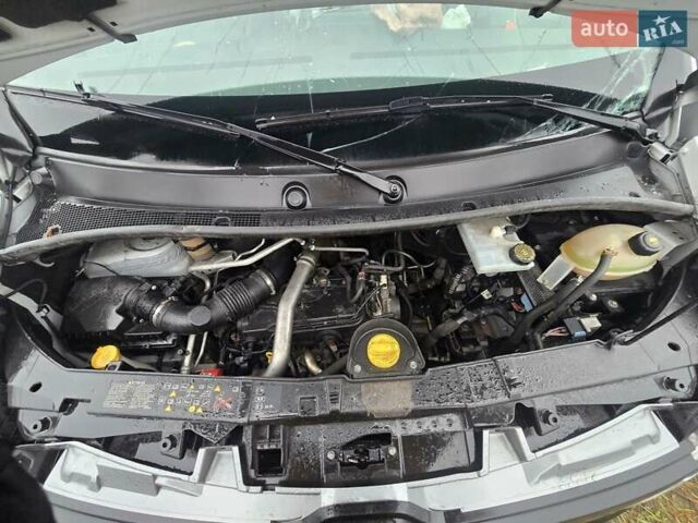 Білий Рено Мастєр, об'ємом двигуна 2.3 л та пробігом 277 тис. км за 10000 $, фото 8 на Automoto.ua