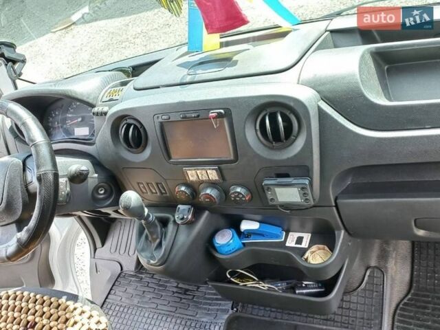 Белый Рено Мастер, объемом двигателя 2.3 л и пробегом 468 тыс. км за 15400 $, фото 10 на Automoto.ua