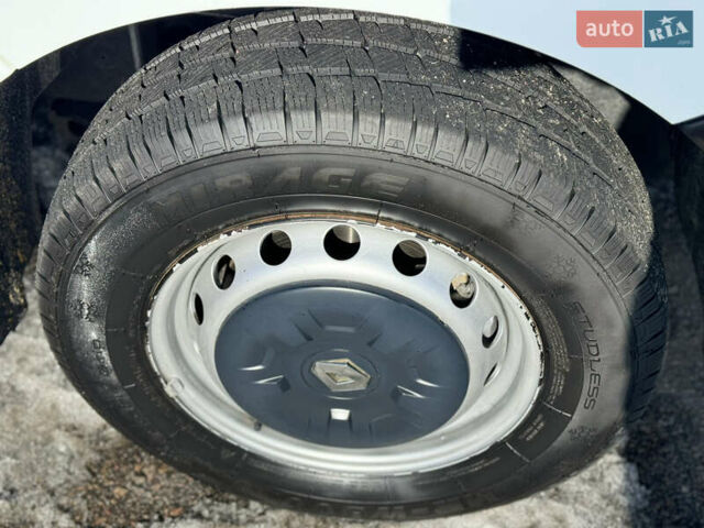 Белый Рено Мастер, объемом двигателя 2.3 л и пробегом 239 тыс. км за 22500 $, фото 25 на Automoto.ua