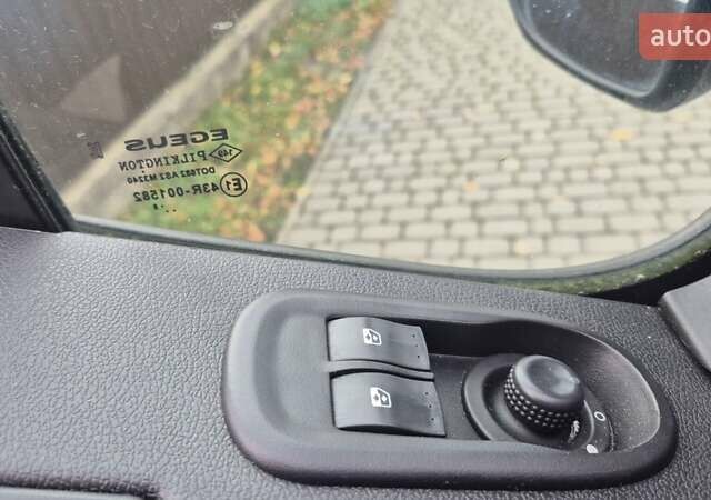 Білий Рено Мастєр, об'ємом двигуна 2.3 л та пробігом 263 тис. км за 16200 $, фото 37 на Automoto.ua