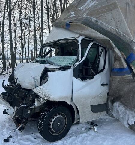 Белый Рено Мастер, объемом двигателя 2.3 л и пробегом 350 тыс. км за 12000 $, фото 4 на Automoto.ua