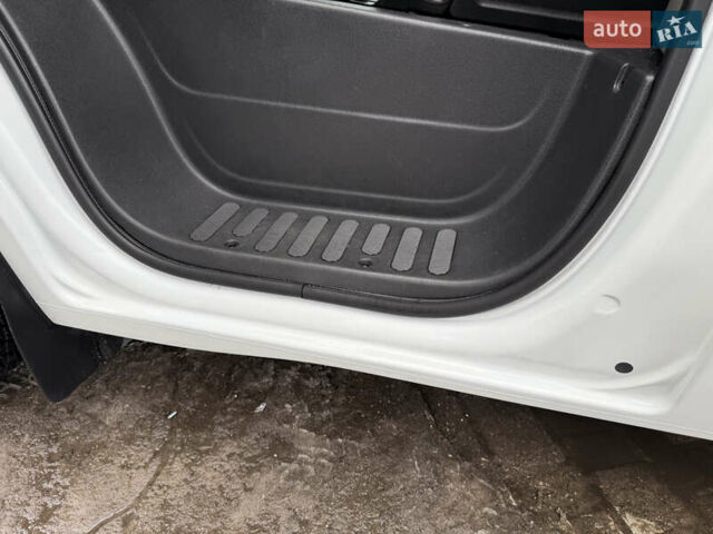 Белый Рено Мастер, объемом двигателя 2.3 л и пробегом 218 тыс. км за 19500 $, фото 56 на Automoto.ua