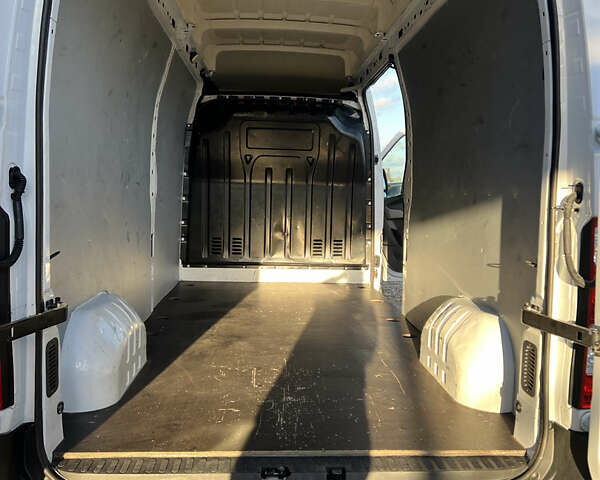 Білий Рено Мастєр, об'ємом двигуна 2.3 л та пробігом 280 тис. км за 18250 $, фото 19 на Automoto.ua