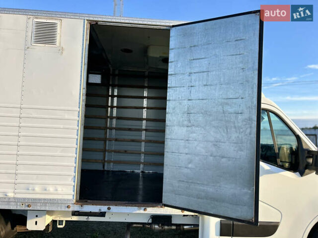 Белый Рено Мастер, объемом двигателя 2.3 л и пробегом 170 тыс. км за 17850 $, фото 24 на Automoto.ua