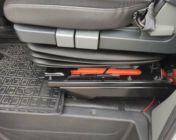 Белый Рено Мастер, объемом двигателя 2.3 л и пробегом 230 тыс. км за 18500 $, фото 7 на Automoto.ua