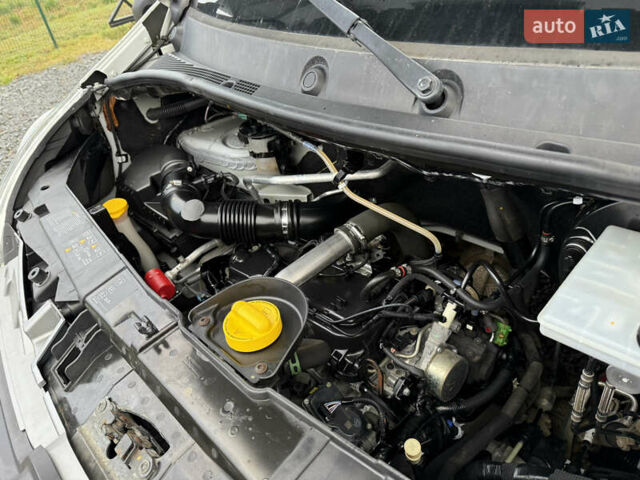 Білий Рено Мастєр, об'ємом двигуна 2.3 л та пробігом 2 тис. км за 16800 $, фото 26 на Automoto.ua