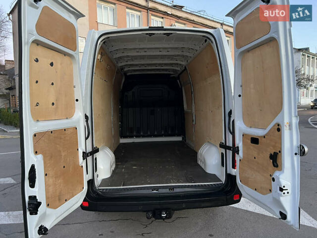 Белый Рено Мастер, объемом двигателя 2.3 л и пробегом 208 тыс. км за 18500 $, фото 58 на Automoto.ua