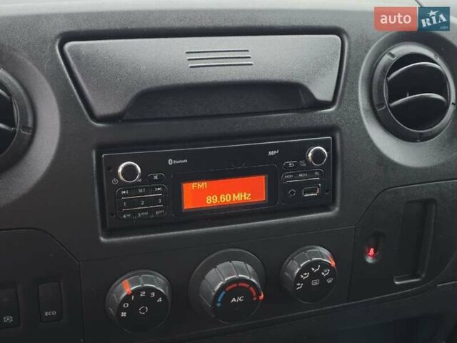 Белый Рено Мастер, объемом двигателя 2.3 л и пробегом 299 тыс. км за 21499 $, фото 31 на Automoto.ua