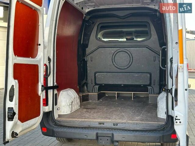 Белый Рено Мастер, объемом двигателя 2.3 л и пробегом 298 тыс. км за 26490 $, фото 12 на Automoto.ua