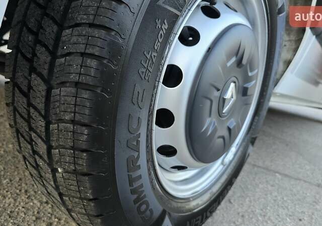 Белый Рено Мастер, объемом двигателя 2.3 л и пробегом 202 тыс. км за 17800 $, фото 44 на Automoto.ua