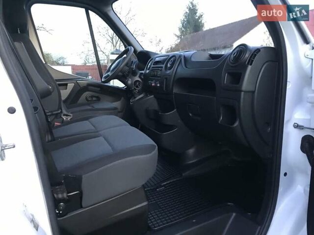 Белый Рено Мастер, объемом двигателя 2.3 л и пробегом 264 тыс. км за 18300 $, фото 9 на Automoto.ua