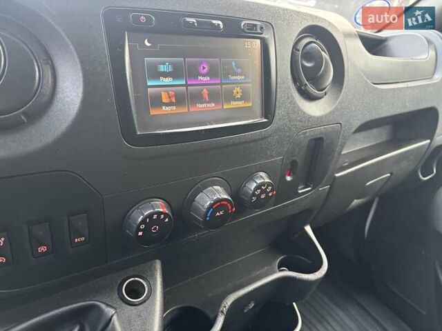 Белый Рено Мастер, объемом двигателя 2.3 л и пробегом 258 тыс. км за 20900 $, фото 8 на Automoto.ua